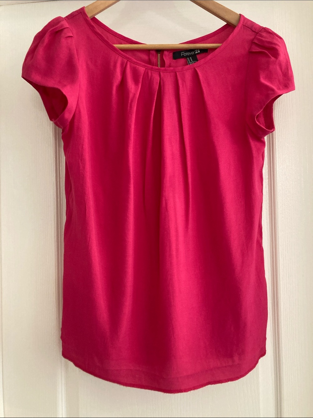 Forever 21 Women's Fuchsia Short Sleeve Pleated Blouse